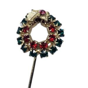 Vintage Christmas Wreath Stick Pin Rhinestone Gold Tone Holiday Lapel Brooch